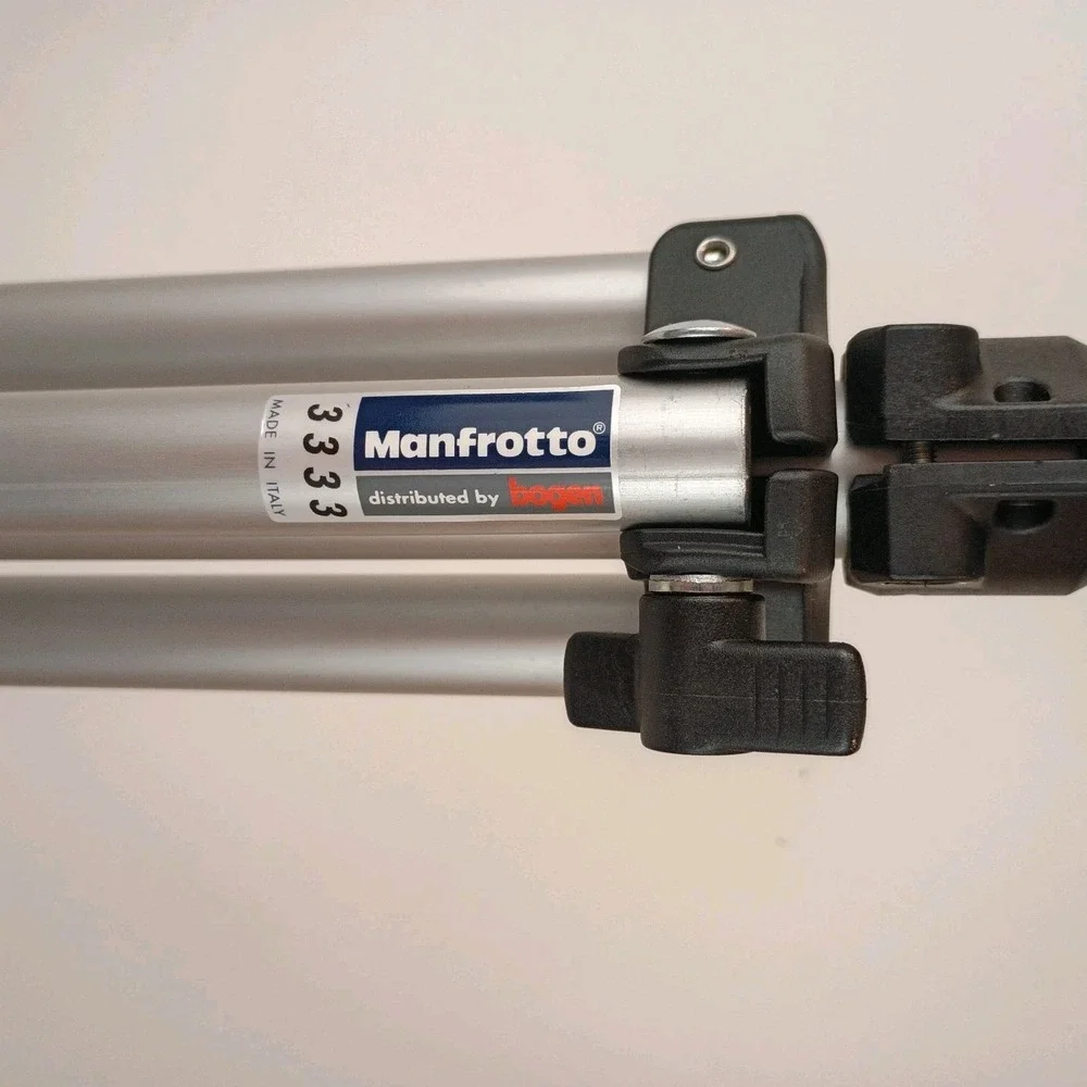 Manfrotto Bogen - Italy- 3333 Tripod - Professional Light Excellent Telescoping - Picture 1 of 5